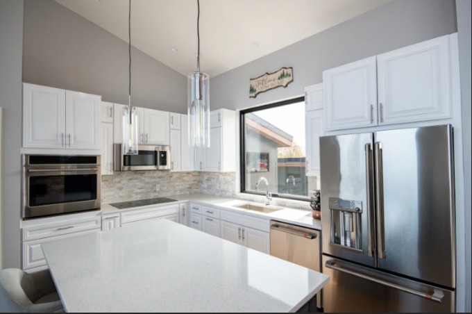 Elegant quartz kitchen countertops.